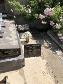 Tombe Arby augustine Maurice Neuvy Pailloux.JPG